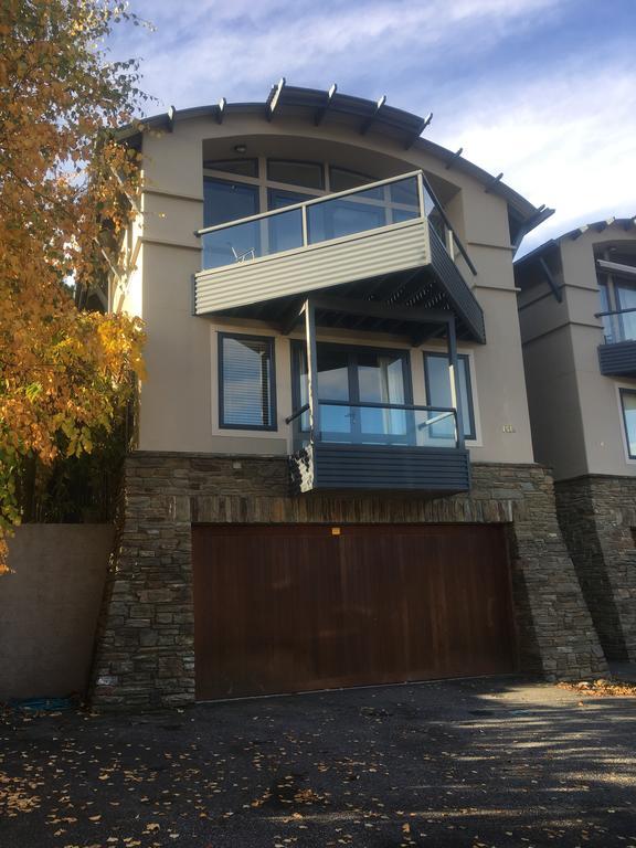 Luxury On Lakeside Wanaka Bagian luar foto