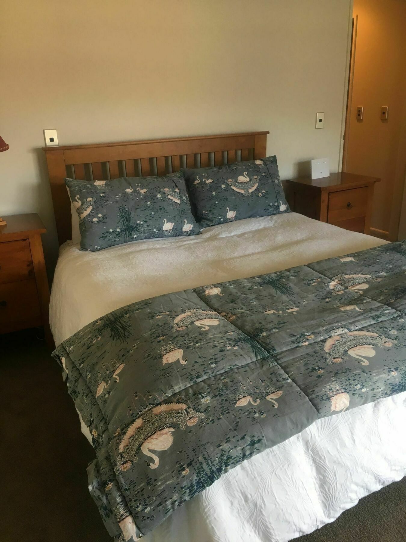 Luxury On Lakeside Wanaka Bagian luar foto